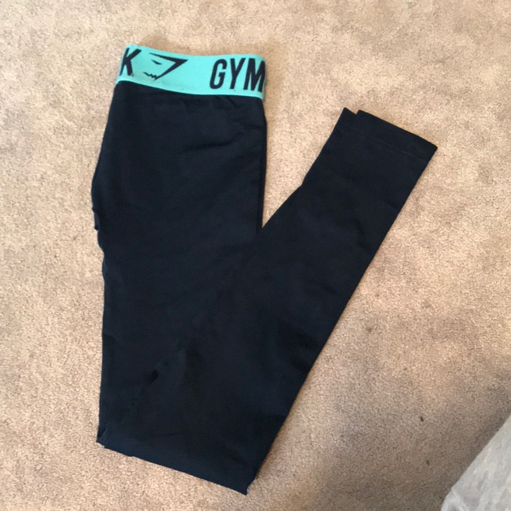 Gym shark leggings size small!